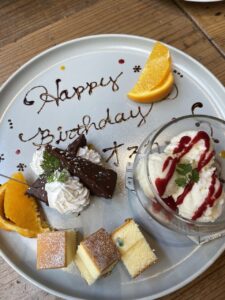 ロコールジャパン コラム 【辰年！今年はたくさん元気をもらいたい！ by オスカー】 誕生日ケーキ
